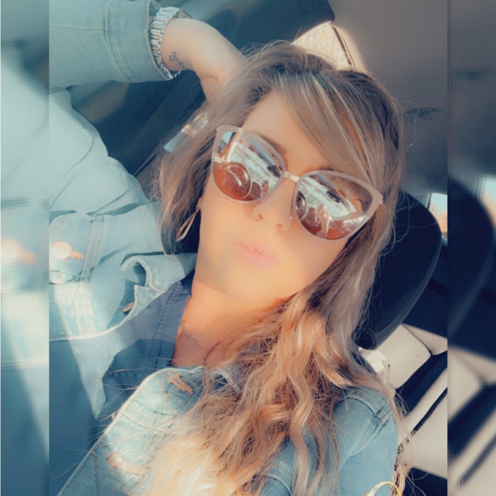 Meet your Posher, Mitzi